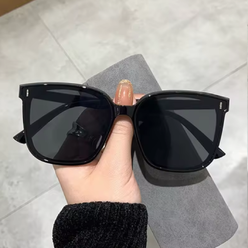 Lunettes de soleil carrées oversize – design vintage noir, style rétro affirmé pour femmes et hommes, protection UV400
