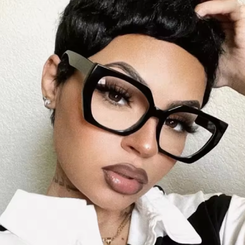 Lunettes optiques œil de chat pour femme – monture stylée anti-lumière bleue, design de luxe et confort d'écran